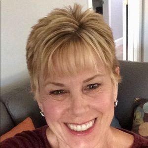 Meet your Posher, Marcia